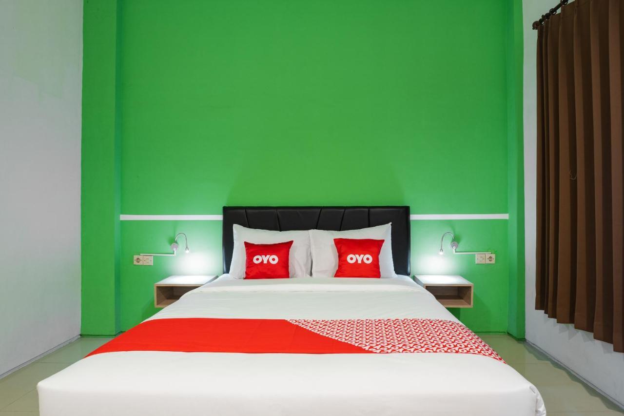 Hotel Oyo Flagship 1575 Urban 18 à Sorabaya Extérieur photo