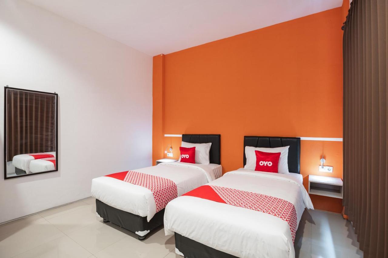 Hotel Oyo Flagship 1575 Urban 18 à Sorabaya Extérieur photo