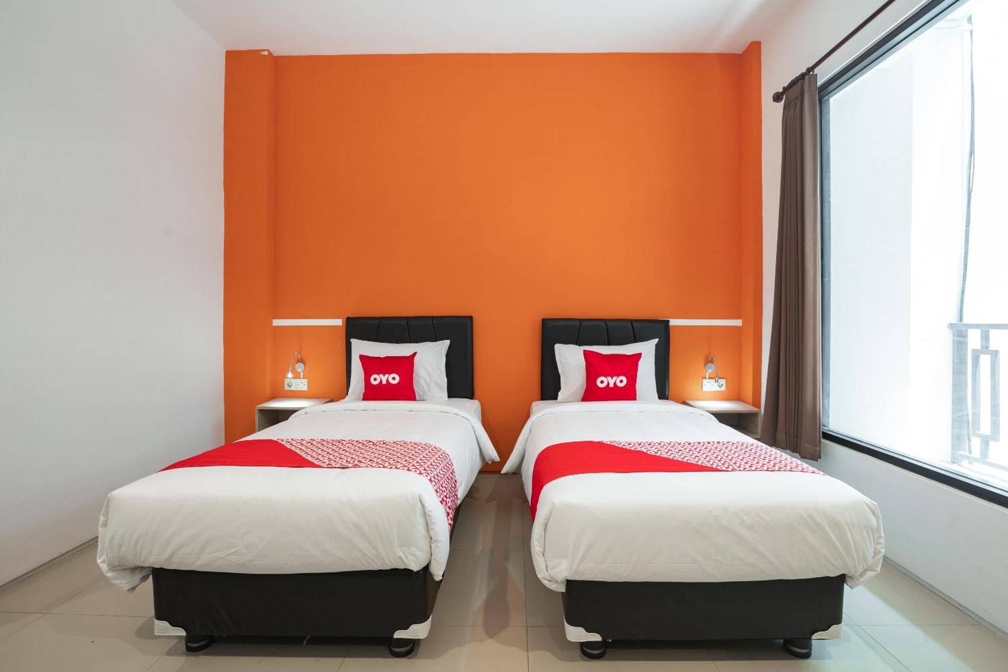 Hotel Oyo Flagship 1575 Urban 18 à Sorabaya Extérieur photo