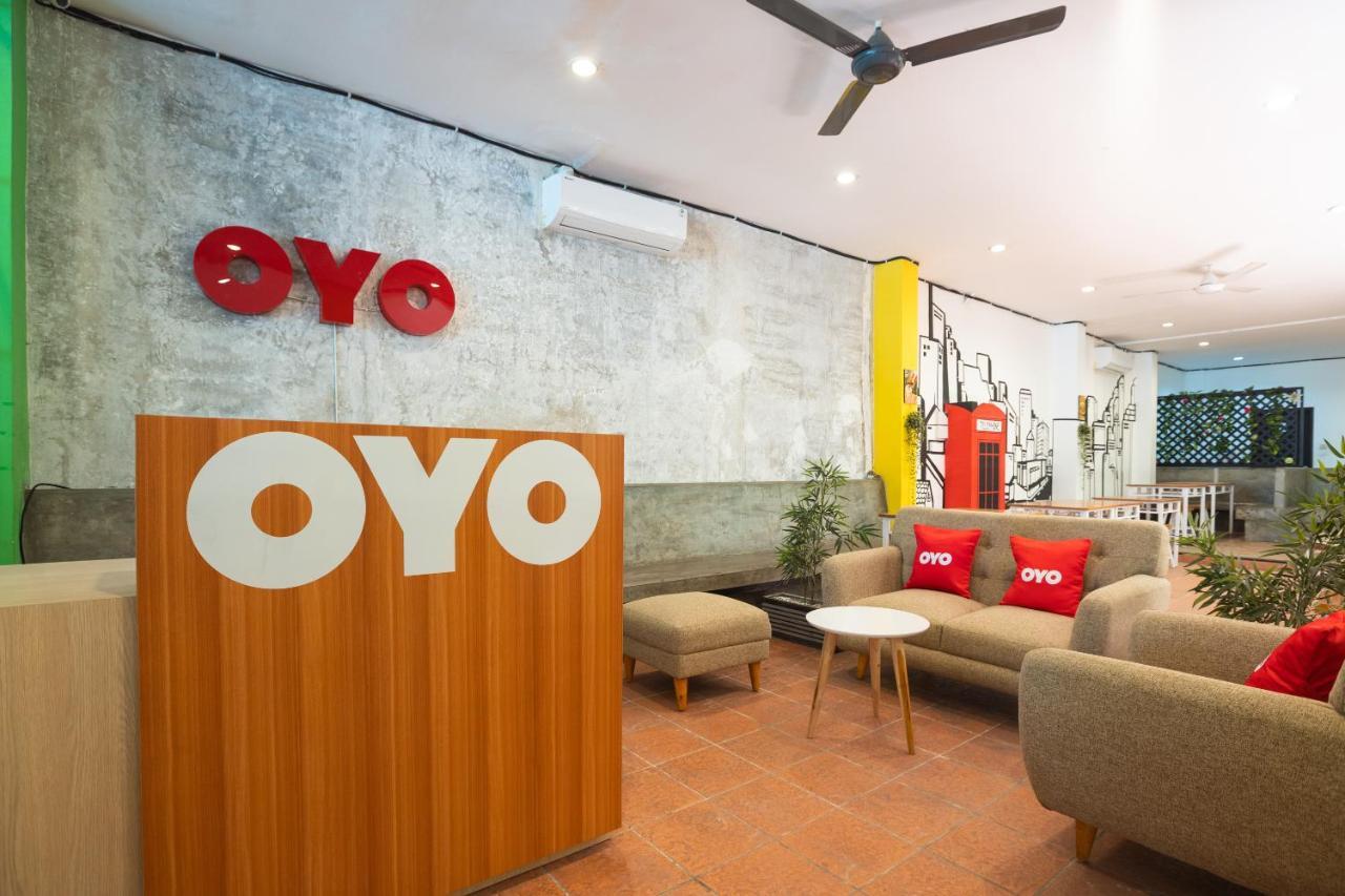 Hotel Oyo Flagship 1575 Urban 18 à Sorabaya Extérieur photo